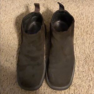 Banana Republic Men’s Suede Boots
